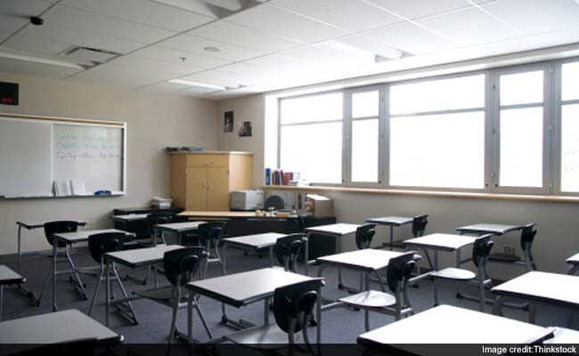 Srinagar Student Protests 2 Schools To Suspend Teaching Tomorrow