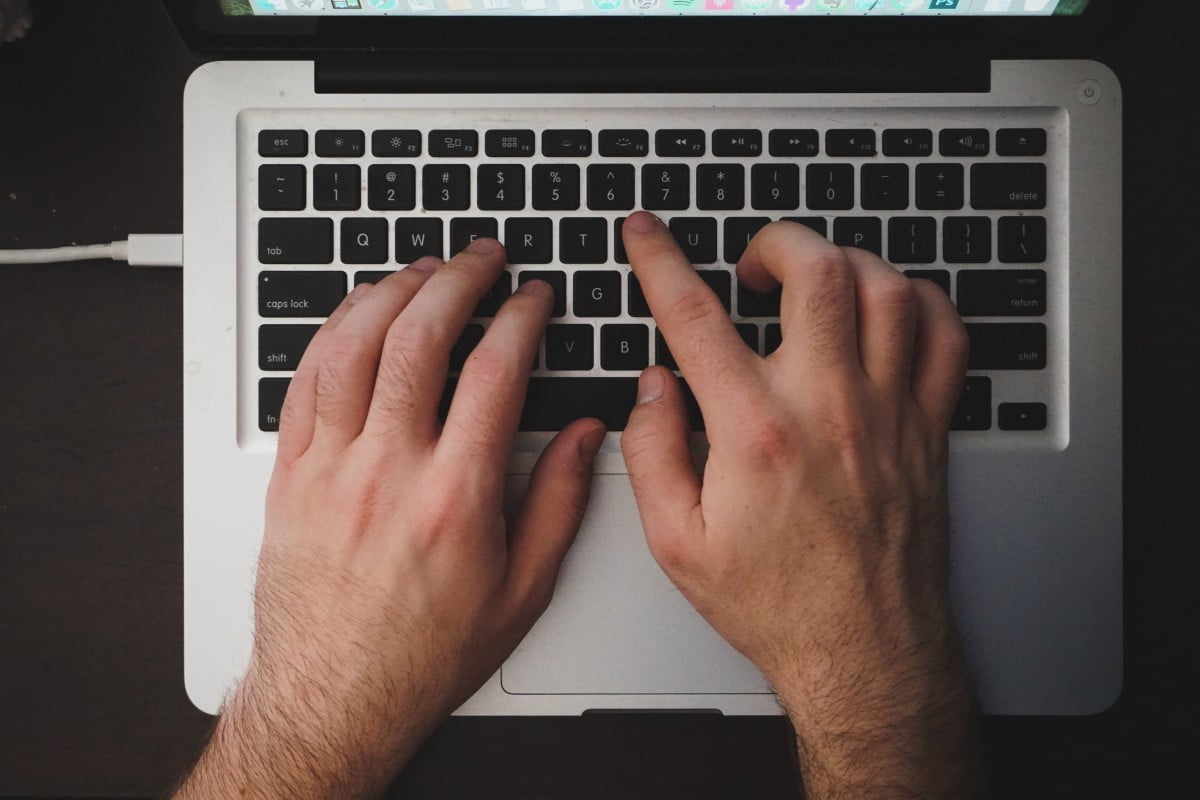 ONLINE COURSES MAY WORSEN ACADEMIC OUTCOMES, ESPECIALLY FOR AT-RISK STUDENTS
