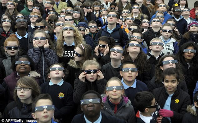 School districts CANCEL classes on Monday over fears the solar eclipse will damage students’ eyes