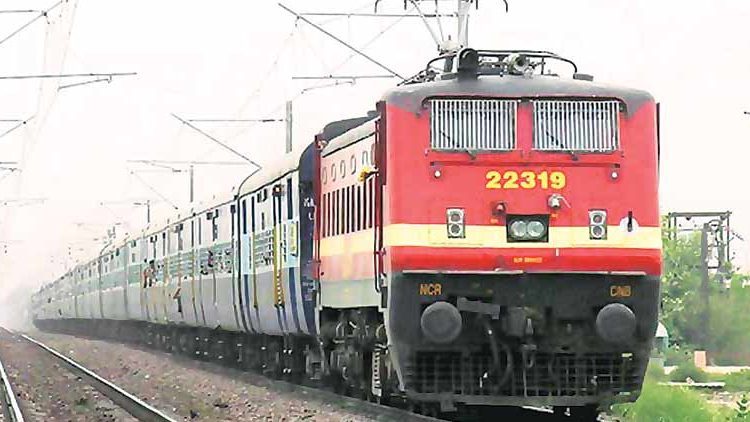 RRB Recruitment 2019: Railway JE Aspirants Know Your Application Status