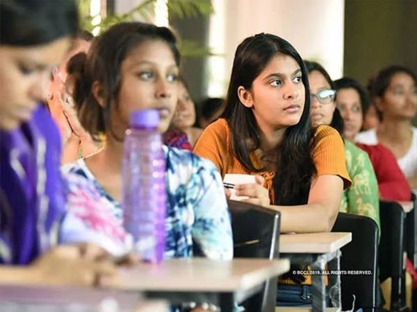 Education loan: Income tax benefits, moratorium period, lower interest rates for IIMs and IITs